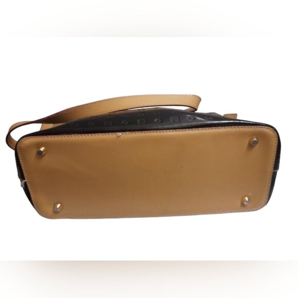 Arcadia - Patent Leather Shoulder Bag - Picture 3 of 14